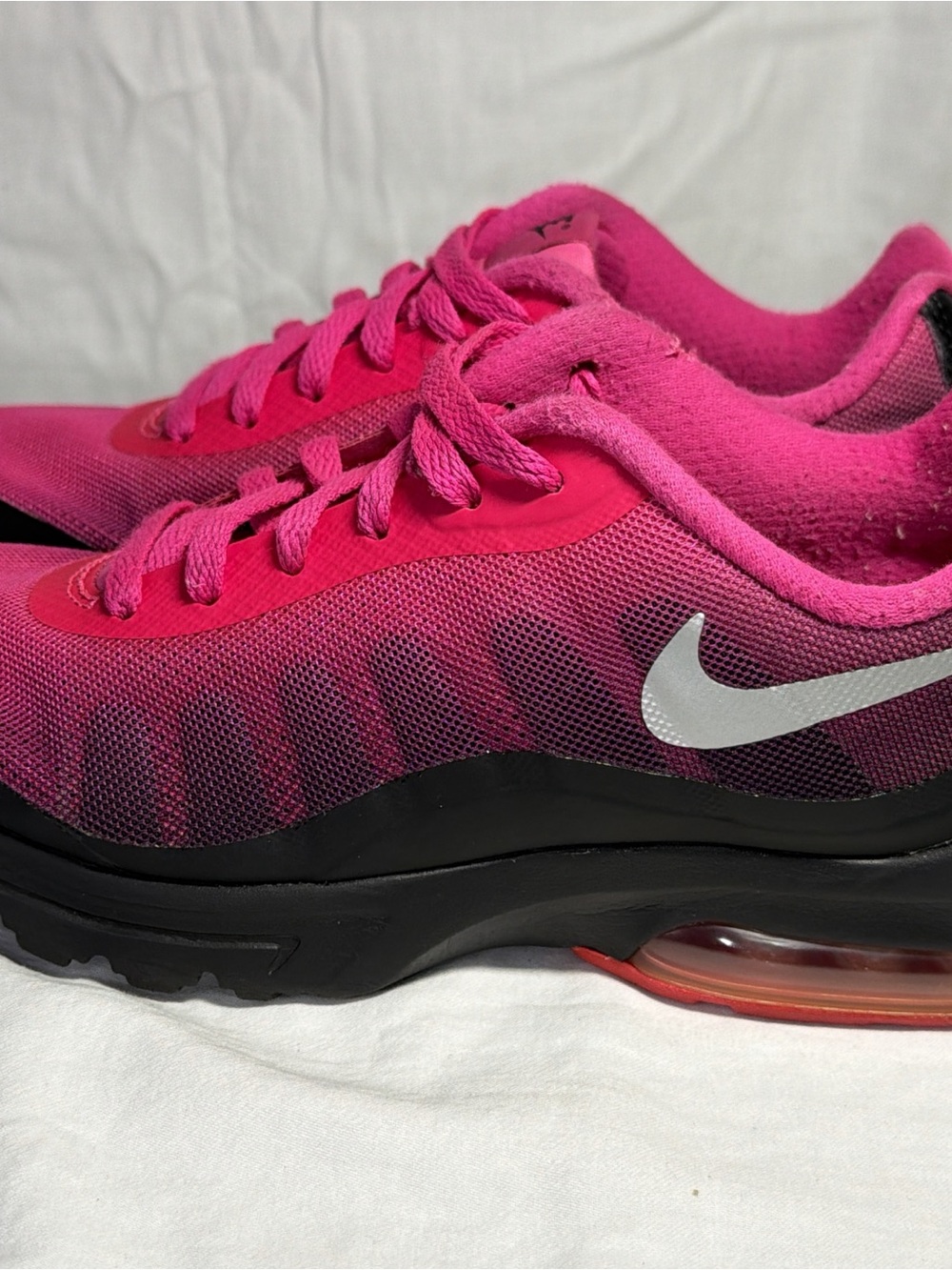 Nike Women’s Hot Pink Gradient Air Cushion Running Shoes